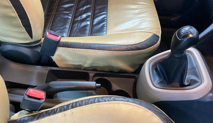 2016 Hyundai Grand i10 MAGNA 1.2 KAPPA VTVT, Petrol, Manual, 17,104 km, Gear Lever