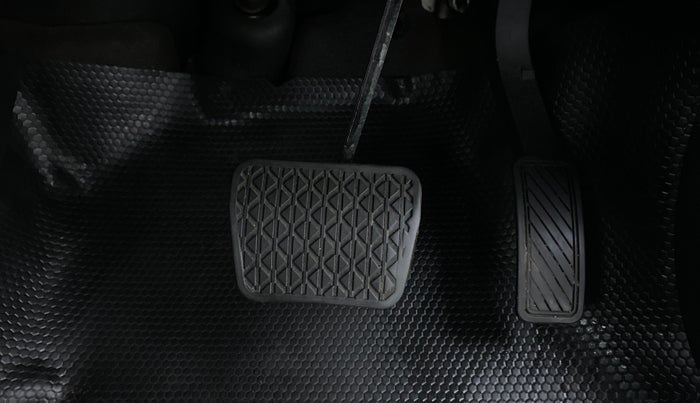 2016 Ford New Figo 1.5 TITANIUM AT PETROL, Petrol, Automatic, 30,644 km, Pedals