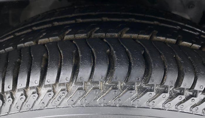 2016 Ford New Figo 1.5 TITANIUM AT PETROL, Petrol, Automatic, 30,644 km, Right Front Tyre Tread