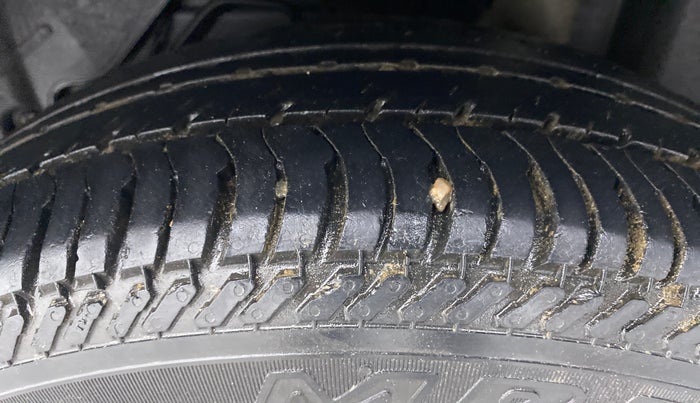 2016 Ford New Figo 1.5 TITANIUM AT PETROL, Petrol, Automatic, 30,644 km, Left Rear Tyre Tread