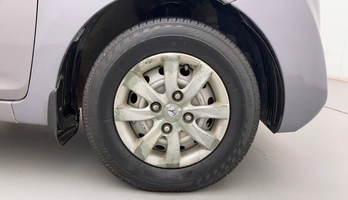 2013 Hyundai Eon D-LITE+, Petrol, Manual, 84,747 km, Right Front Wheel