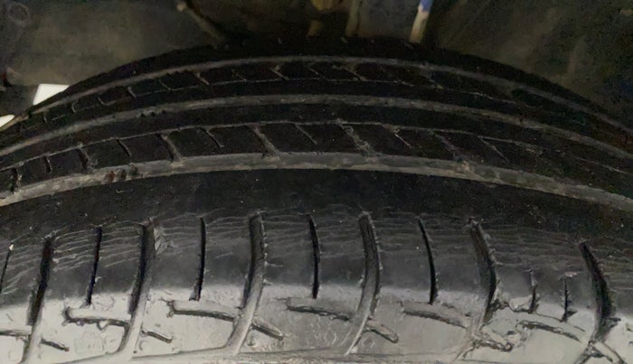2017 Maruti Baleno DELTA PETROL 1.2, Petrol, Manual, 47,403 km, Left Front Tyre Tread