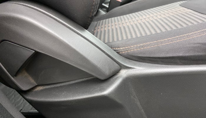 2019 Ford FREESTYLE TREND 1.2 PETROL, Petrol, Manual, 74,432 km, Driver Side Adjustment Panel