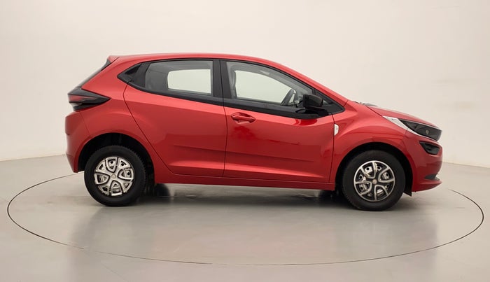 2021 Tata ALTROZ XE DIESEL, Diesel, Manual, 47,004 km, Right Side View