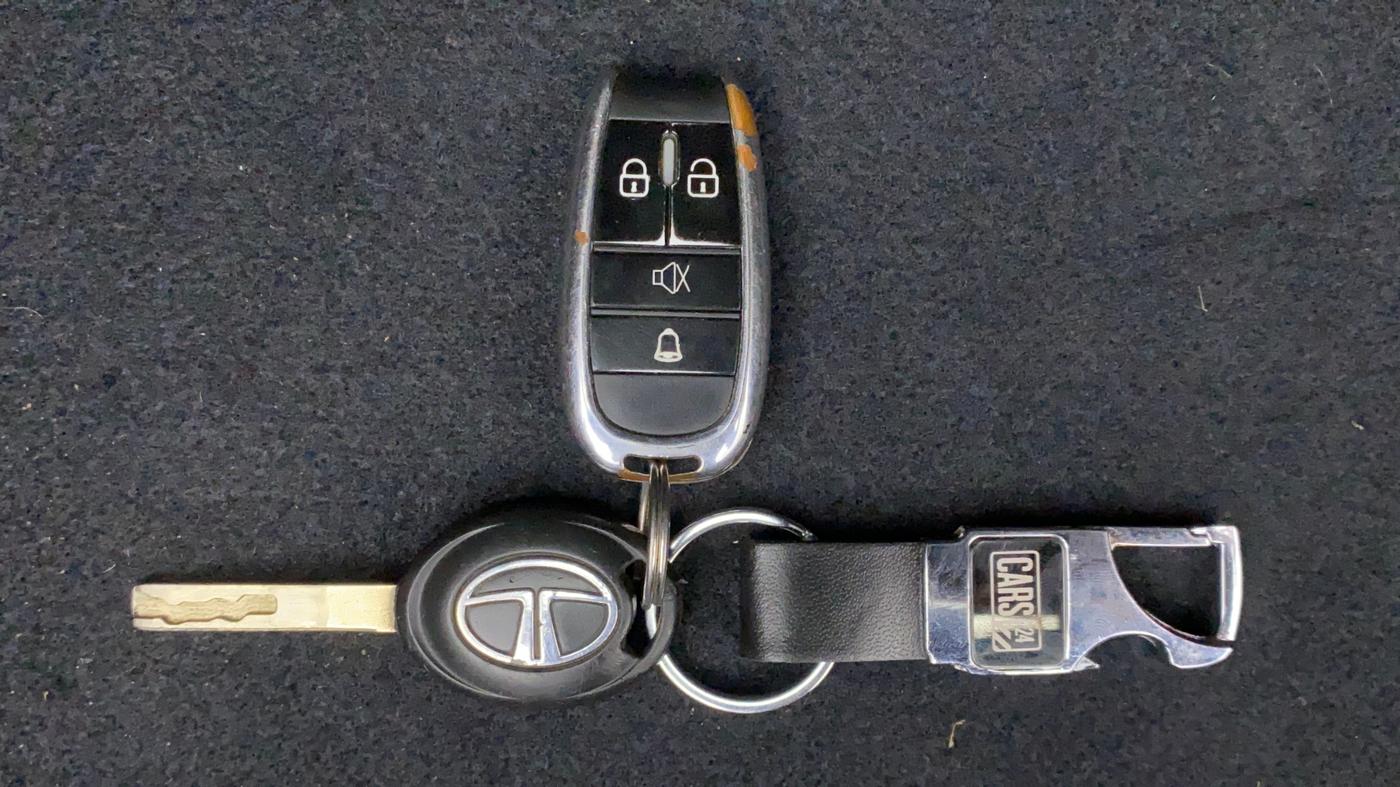 2021 Tata ALTROZ XE DIESEL, Diesel, Manual, 47,004 km, Key Close Up