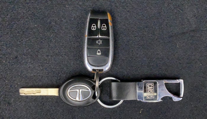 2021 Tata ALTROZ XE DIESEL, Diesel, Manual, 47,004 km, Key Close Up