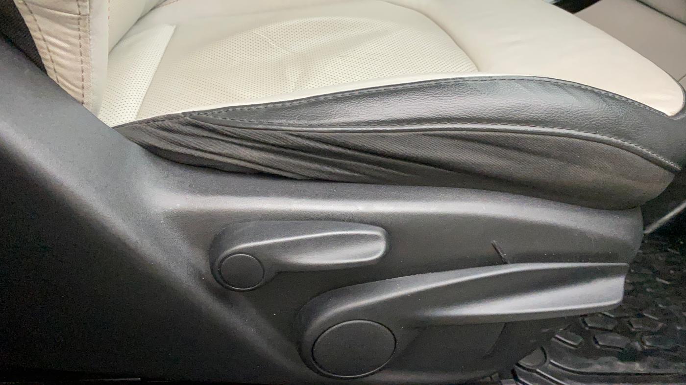 2019 Jeep Compass LIMITED (O) 2.0 DIESEL, Diesel, Manual, 92,908 km, Driver Side Adjustment Panel
