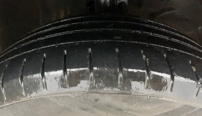 2018 Maruti Baleno ALPHA PETROL 1.2, Petrol, Manual, 66,318 km, Right Front Tyre Tread