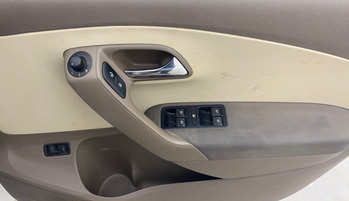 2012 Skoda Rapid AMBITION 1.6 TDI CR MT PLUS, Diesel, Manual, 1,10,617 km, Driver Side Door Panels Control