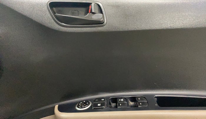 2016 Hyundai Grand i10 MAGNA 1.2 KAPPA VTVT, Petrol, Manual, 68,734 km, Driver Side Door Panels Control