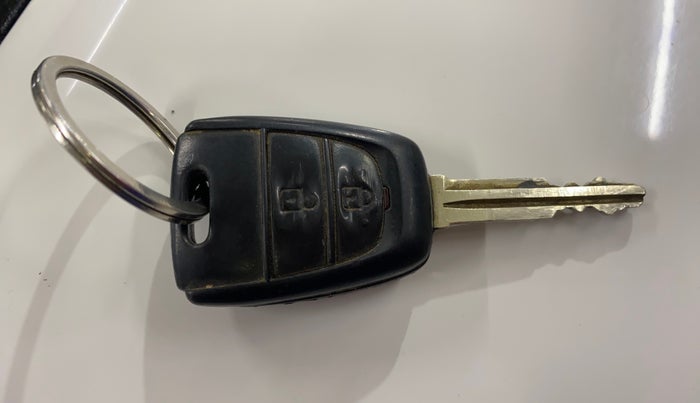 2016 Hyundai Grand i10 MAGNA 1.2 KAPPA VTVT, Petrol, Manual, 68,734 km, Key Close Up