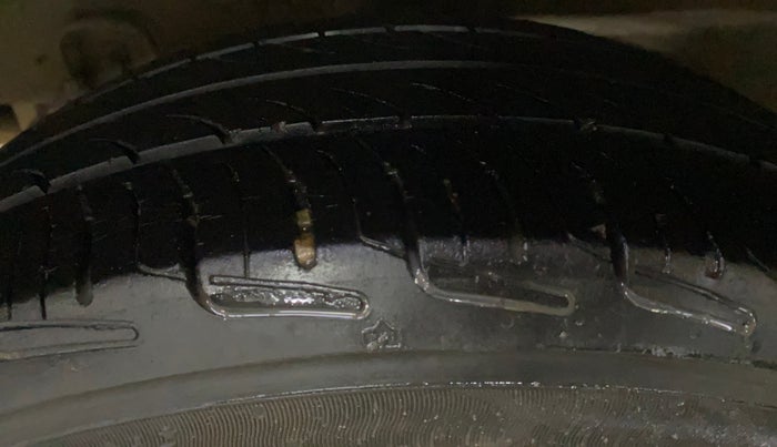 2016 Hyundai Grand i10 MAGNA 1.2 KAPPA VTVT, Petrol, Manual, 68,734 km, Right Rear Tyre Tread