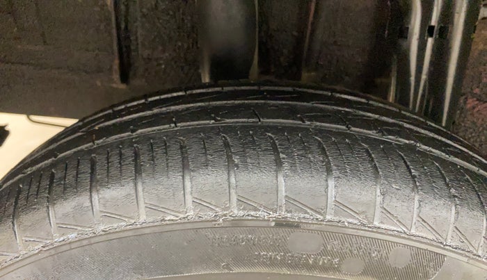 2020 Renault TRIBER RXT, Petrol, Manual, 62,986 km, Right Rear Tyre Tread