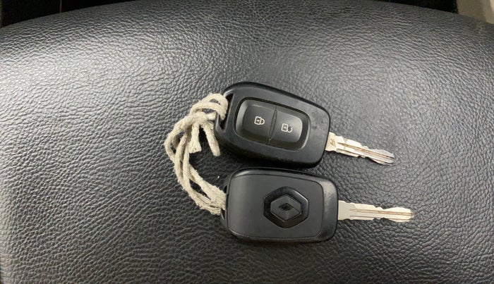 2020 Renault TRIBER RXT, Petrol, Manual, 62,986 km, Key Close Up