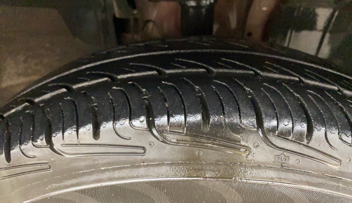 2020 Renault TRIBER RXT, Petrol, Manual, 62,986 km, Right Front Tyre Tread