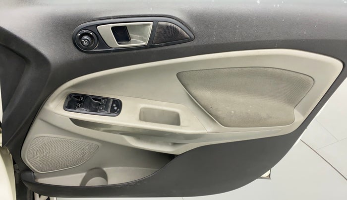 2015 Ford Ecosport 1.5 TITANIUM TI VCT AT, Petrol, Automatic, 1,00,451 km, Driver Side Door Panels Control