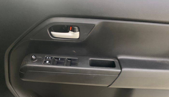 2023 Maruti New Wagon-R VXI 1.0, Petrol, Manual, 10,832 km, Driver Side Door Panels Control
