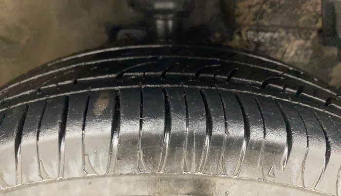 2015 Maruti Celerio VXI AMT, Petrol, Automatic, 72,338 km, Right Front Tyre Tread