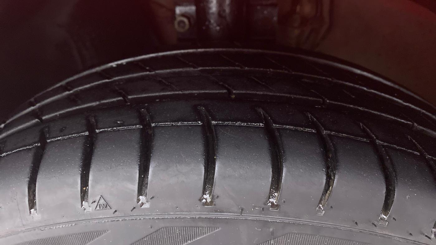 2010 Volkswagen Polo HIGHLINE1.2L PETROL, Petrol, Manual, 40,145 km, Left Front Tyre Tread