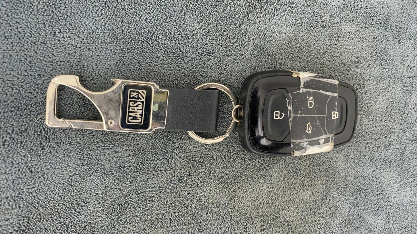 2022 Tata ALTROZ XZA PLUS, Petrol, Automatic, 16,349 km, Key Close Up