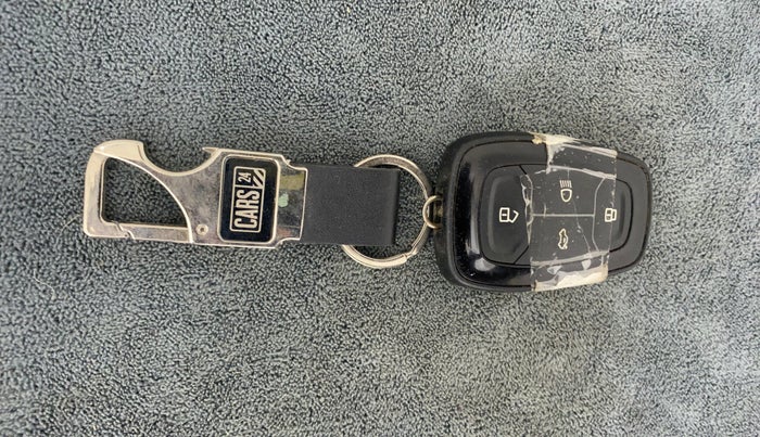 2022 Tata ALTROZ XZA PLUS, Petrol, Automatic, 16,349 km, Key Close Up