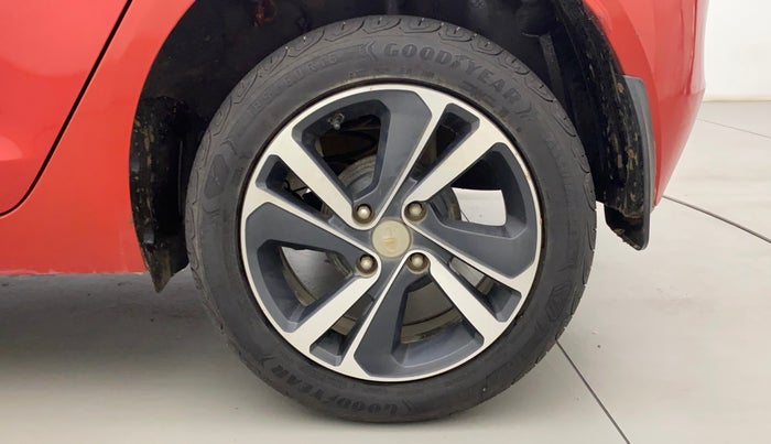 2022 Tata ALTROZ XZA PLUS, Petrol, Automatic, 16,349 km, Left Rear Wheel