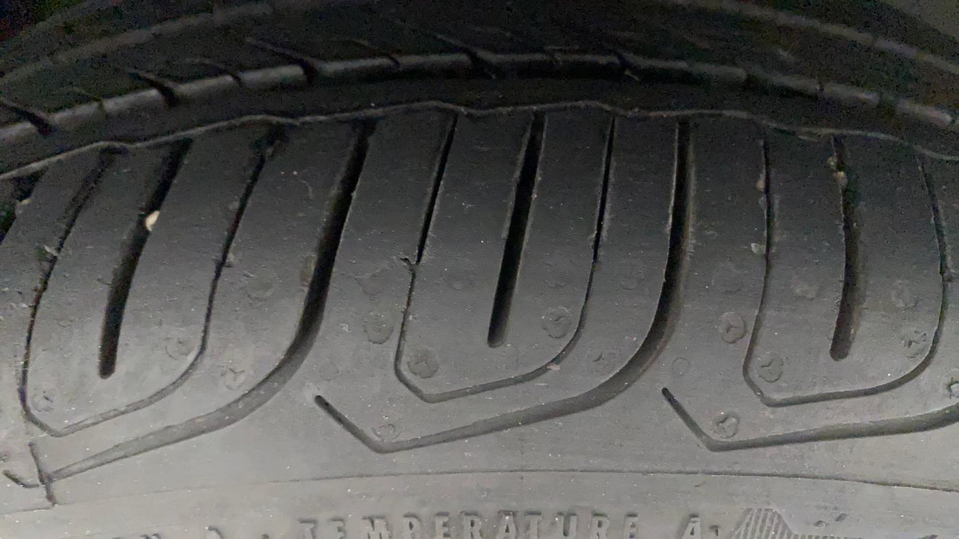 2022 Tata ALTROZ XZA PLUS, Petrol, Automatic, 16,349 km, Right Front Tyre Tread