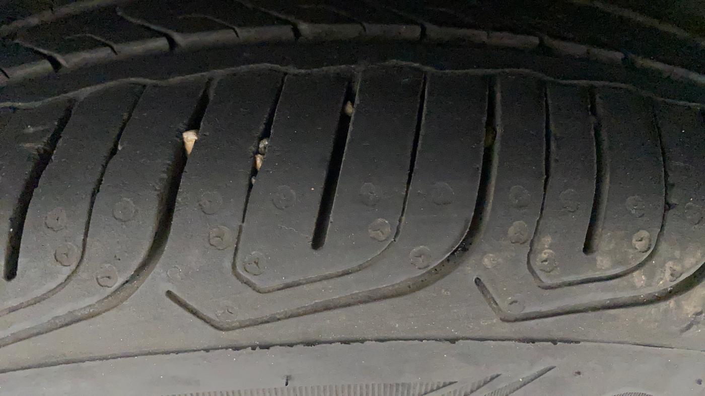 2022 Tata ALTROZ XZA PLUS, Petrol, Automatic, 16,349 km, Left Front Tyre Tread