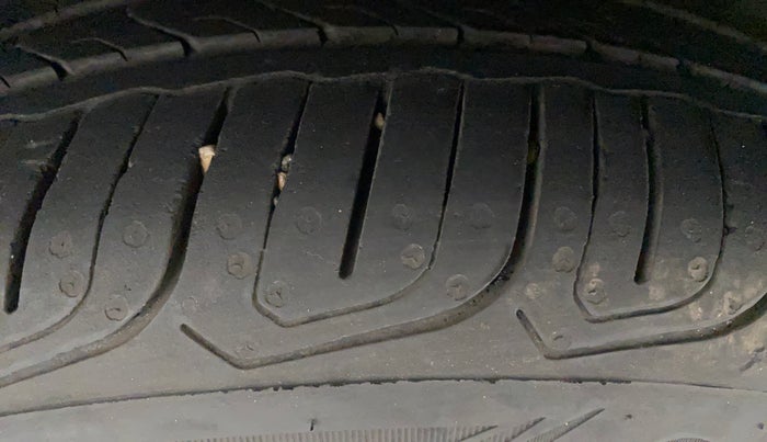 2022 Tata ALTROZ XZA PLUS, Petrol, Automatic, 16,349 km, Left Front Tyre Tread