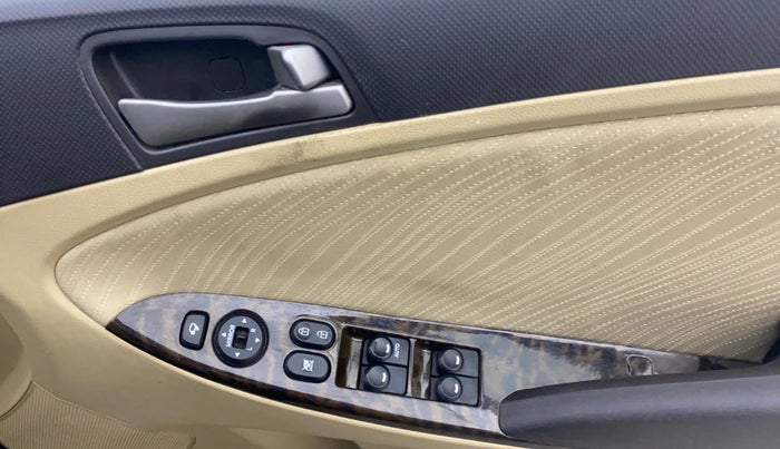 2016 Hyundai Verna 1.6 VTVT S AT, Petrol, Automatic, 53,415 km, Driver Side Door Panels Control