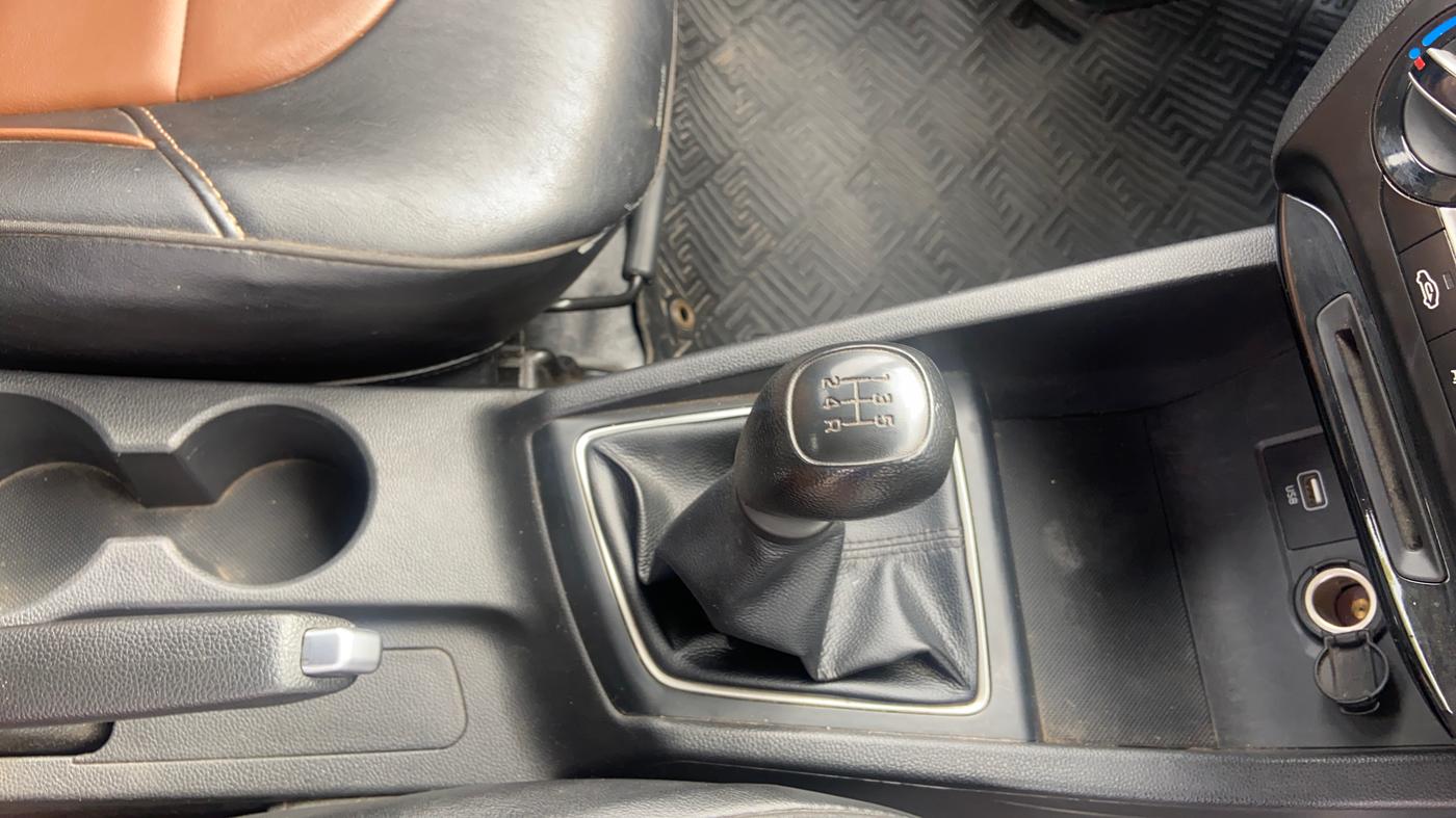 2019 Hyundai Elite i20 MAGNA PLUS 1.2, CNG, Manual, 65,019 km, Gear Lever