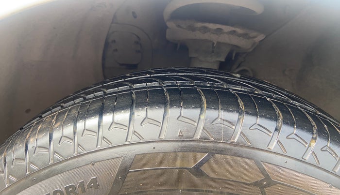 2019 Hyundai Elite i20 MAGNA PLUS 1.2, CNG, Manual, 65,019 km, Left Front Tyre Tread