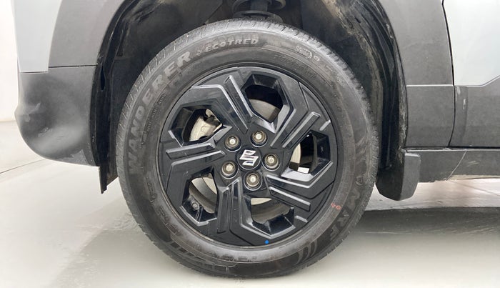 2022 Maruti BREZZA ZXI SMART HYBRID DUAL TONE, Petrol, Manual, 18,793 km, Left Front Wheel