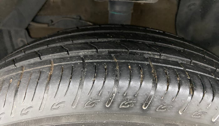 2022 Maruti BREZZA ZXI SMART HYBRID DUAL TONE, Petrol, Manual, 18,793 km, Left Front Tyre Tread
