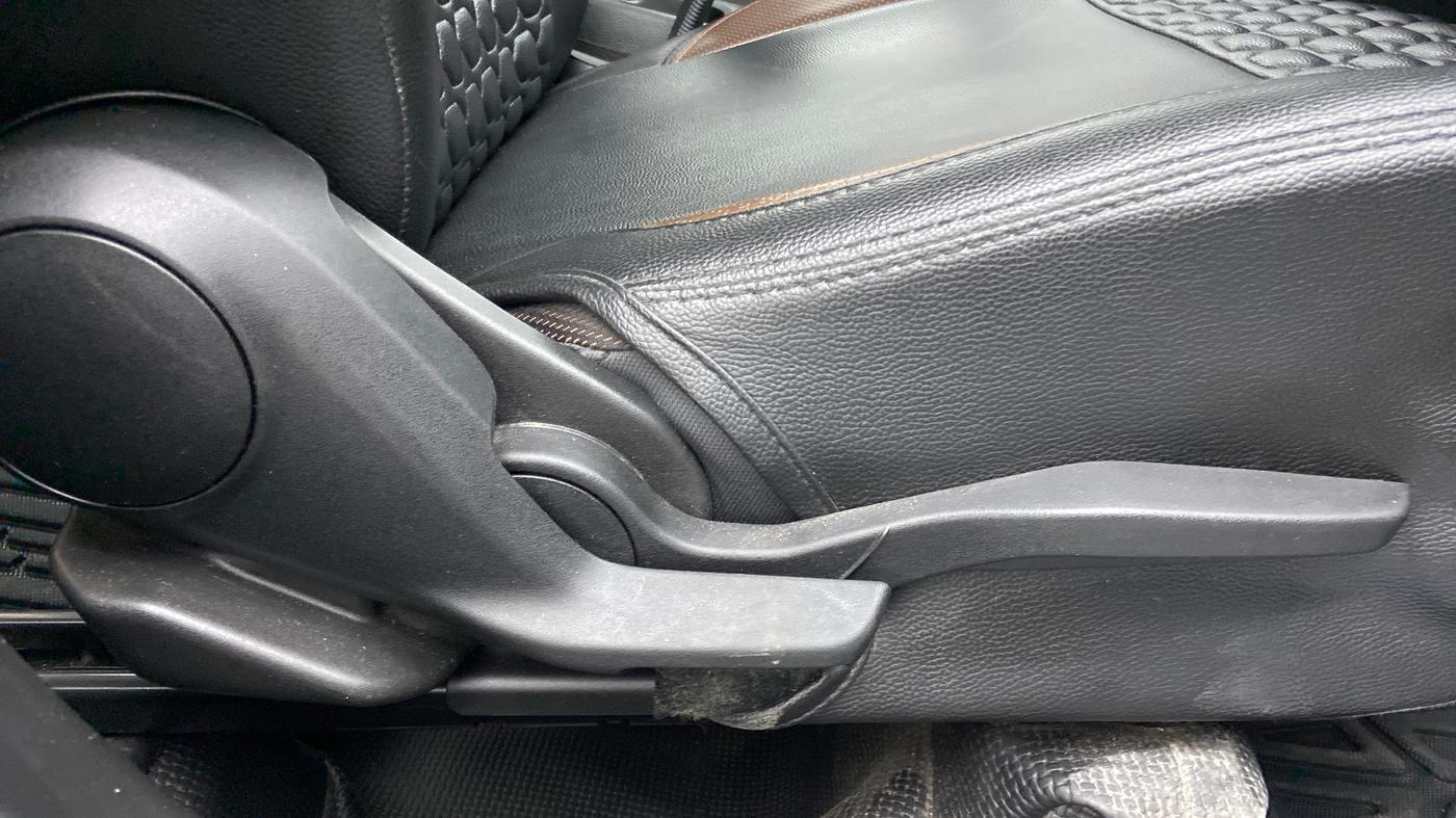2022 Maruti BREZZA ZXI SMART HYBRID DUAL TONE, Petrol, Manual, 18,793 km, Driver Side Adjustment Panel