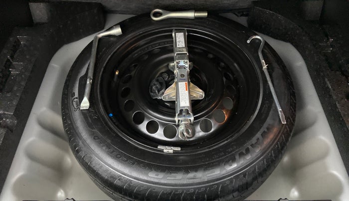 2022 Maruti BREZZA ZXI SMART HYBRID DUAL TONE, Petrol, Manual, 18,793 km, Spare Tyre