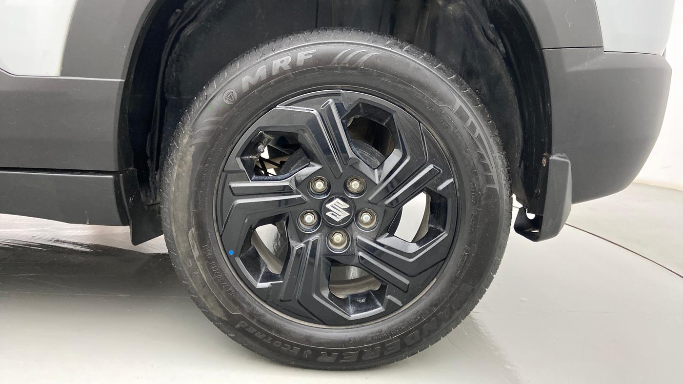 2022 Maruti BREZZA ZXI SMART HYBRID DUAL TONE, Petrol, Manual, 18,793 km, Left Rear Wheel