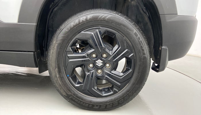 2022 Maruti BREZZA ZXI SMART HYBRID DUAL TONE, Petrol, Manual, 18,793 km, Left Rear Wheel