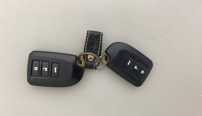 2021 Toyota YARIS G MT, Petrol, Manual, 55,437 km, Key Close Up