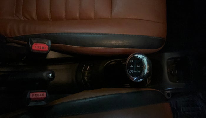 2018 Maruti Wagon R 1.0 VXI, Petrol, Manual, 41,098 km, Gear Lever