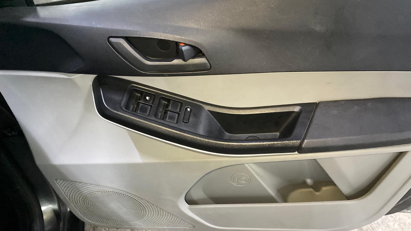 2024 Tata Tiago XTA PETROL, Petrol, Automatic, 19,056 km, Driver Side Door Panels Control
