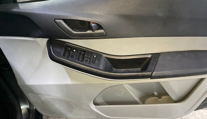2024 Tata Tiago XTA PETROL, Petrol, Automatic, 19,056 km, Driver Side Door Panels Control