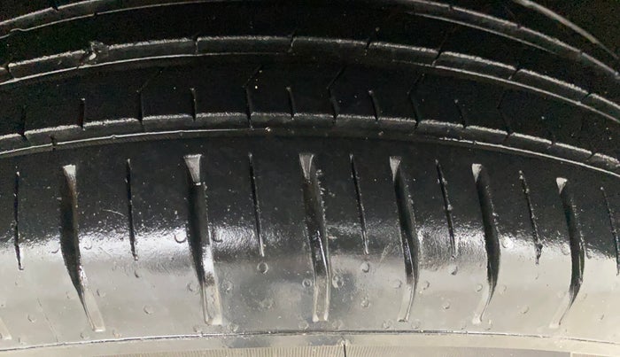 2024 Tata PUNCH CREATIVE  1.2 RTN DUAL TONE, Petrol, Manual, 8,011 km, Left Front Tyre Tread