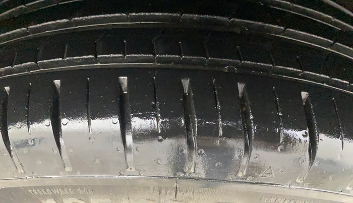 2024 Tata PUNCH CREATIVE  1.2 RTN DUAL TONE, Petrol, Manual, 8,011 km, Right Front Tyre Tread