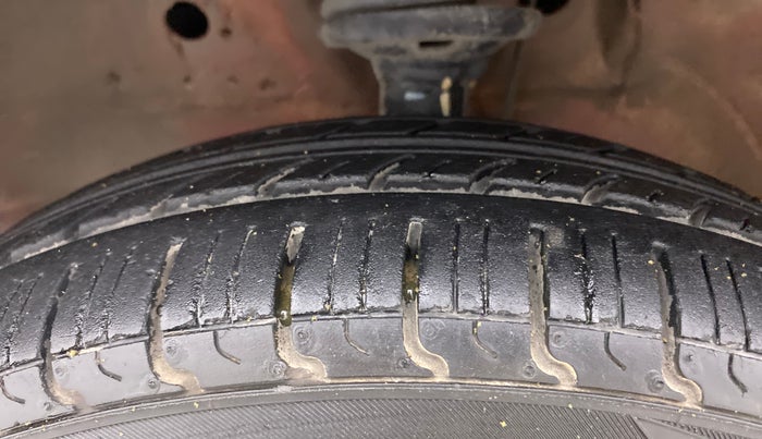 2012 Maruti Wagon R 1.0 LXI, Petrol, Manual, 22,820 km, Left Front Tyre Tread