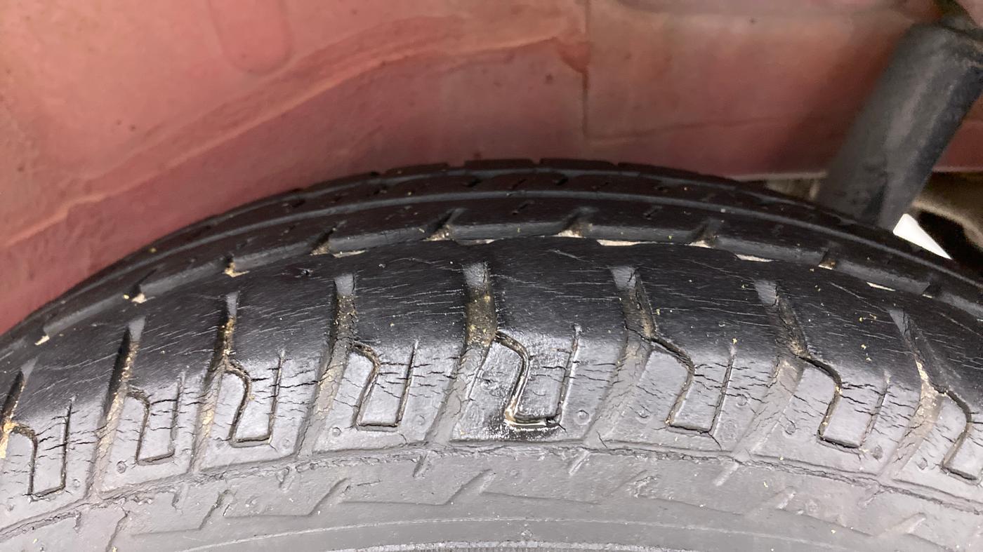 2012 Maruti Wagon R 1.0 LXI, Petrol, Manual, 22,820 km, Left Rear Tyre Tread