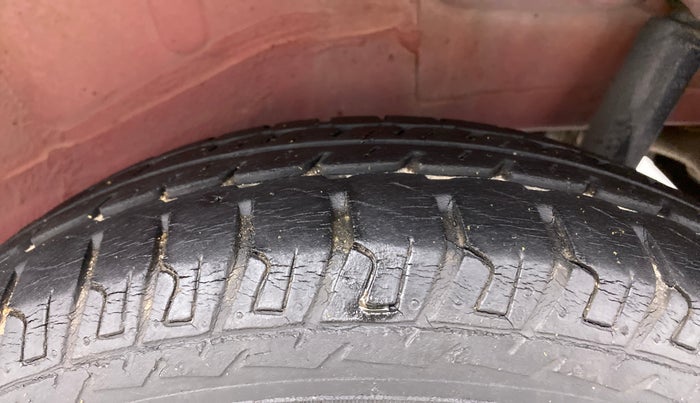 2012 Maruti Wagon R 1.0 LXI, Petrol, Manual, 22,820 km, Left Rear Tyre Tread
