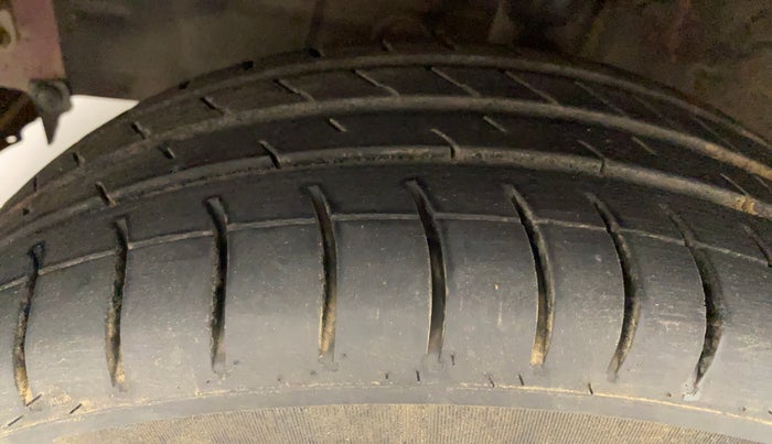 2011 Toyota Etios VX, Petrol, Manual, 95,974 km, Left Front Tyre Tread