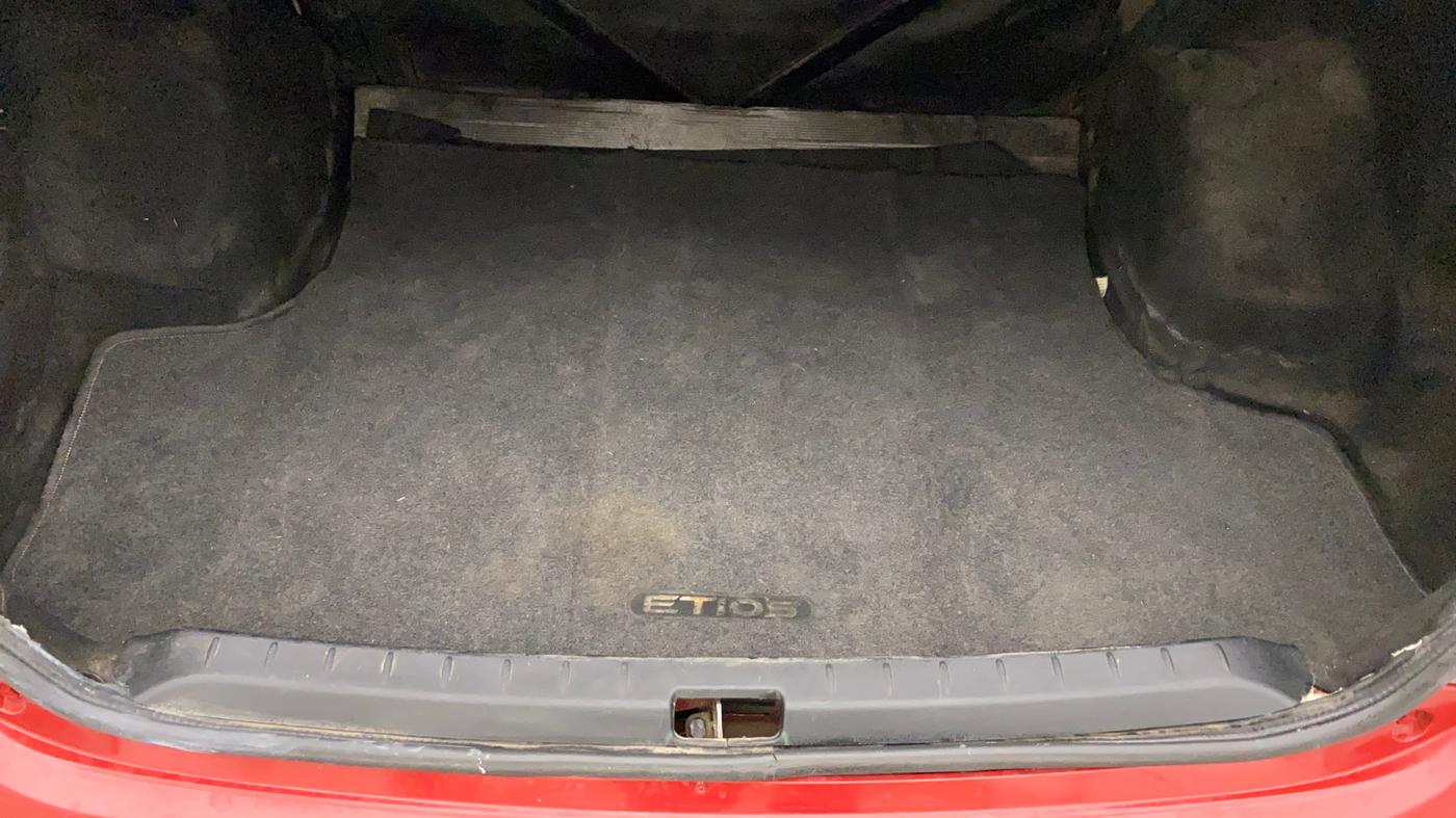 2011 Toyota Etios VX, Petrol, Manual, 95,974 km, Boot Inside