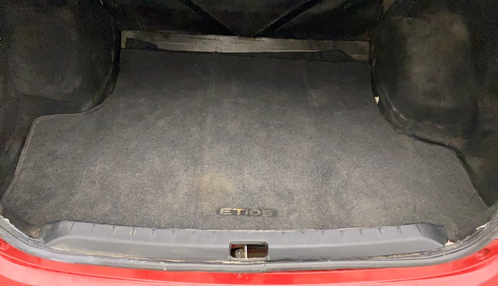2011 Toyota Etios VX, Petrol, Manual, 95,974 km, Boot Inside